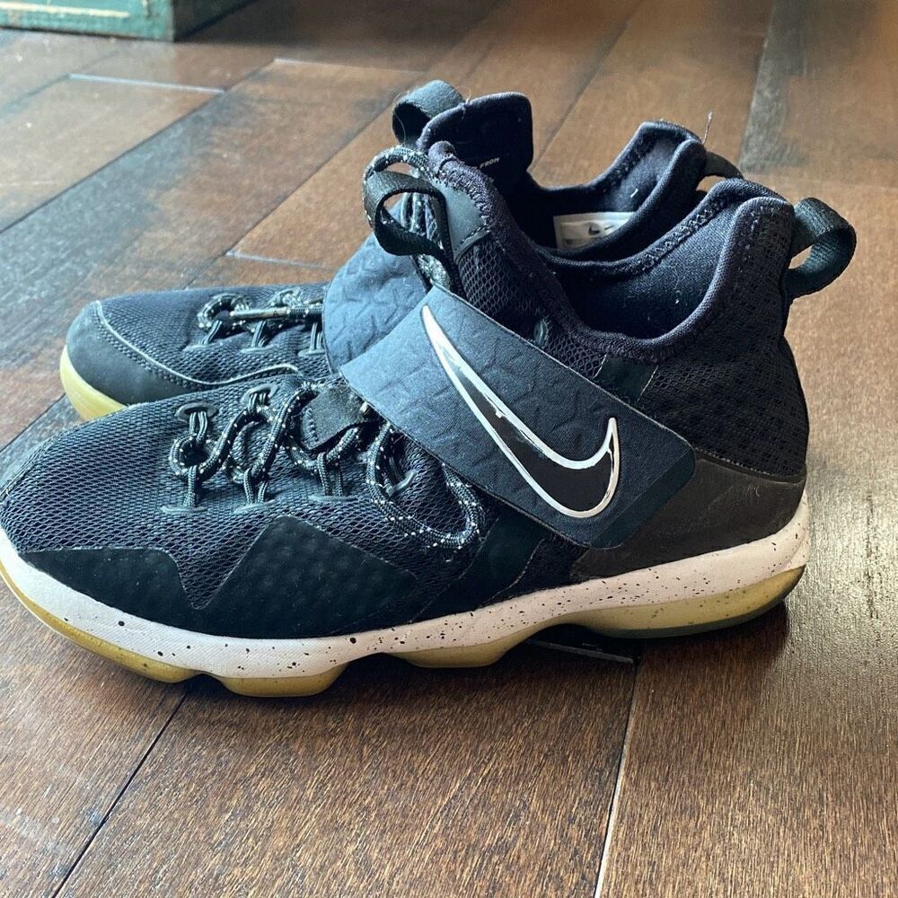 NIKE LEBRON XIV 14 EP Chase Down Black NBA Basketball Shoes Boys youth size 5 te